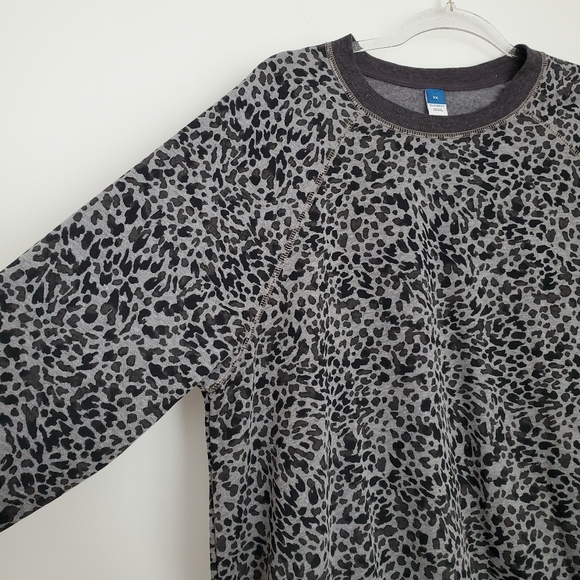 Grey Cheetah Crewneck Sweater 2X - Picture 2 of 4